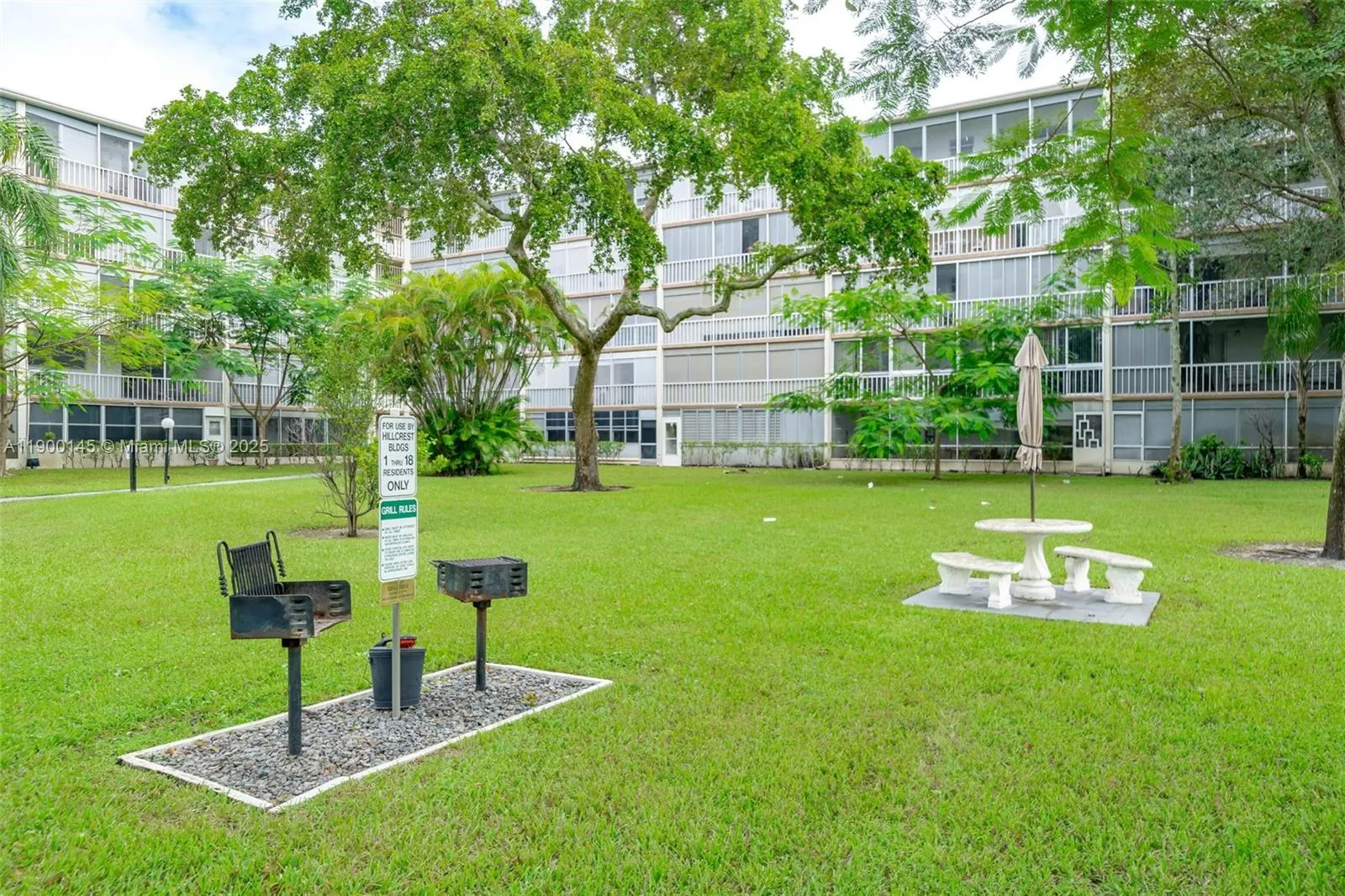 950 Hillcrest Dr, #401