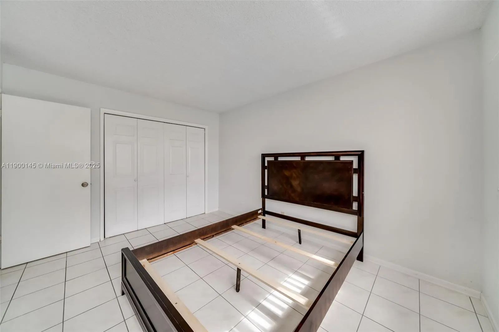 950 Hillcrest Dr, #401