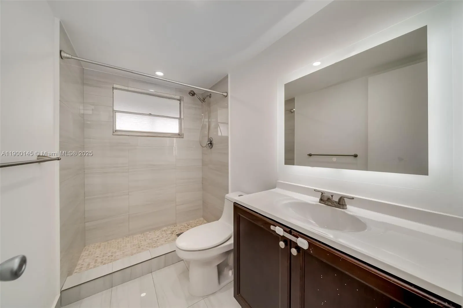 950 Hillcrest Dr, #401
