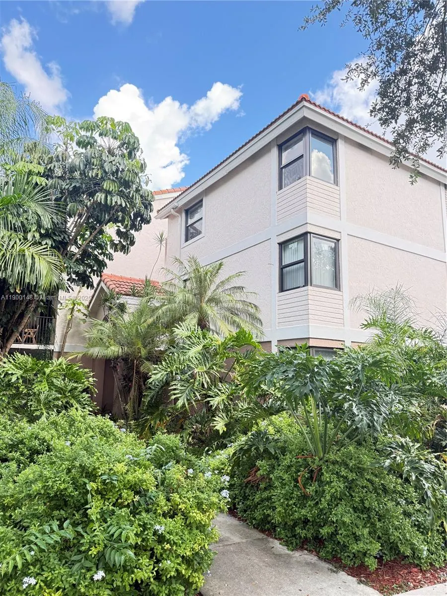 10161 W Sunrise Blvd, #105