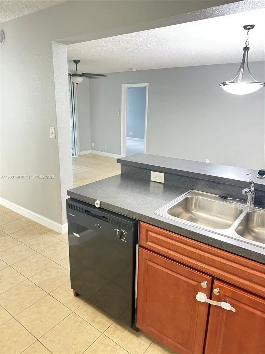 10161 W Sunrise Blvd, #105