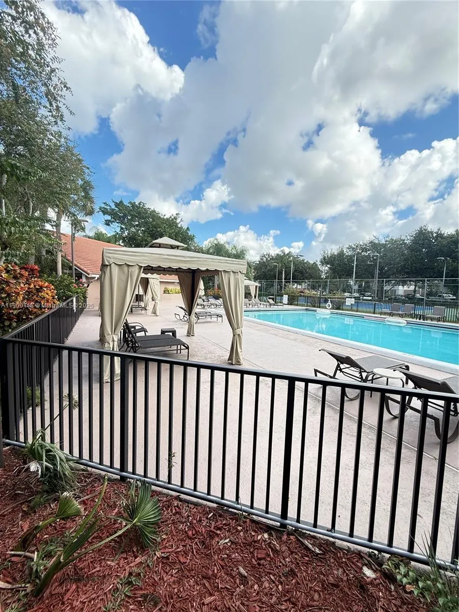 10161 W Sunrise Blvd, #105