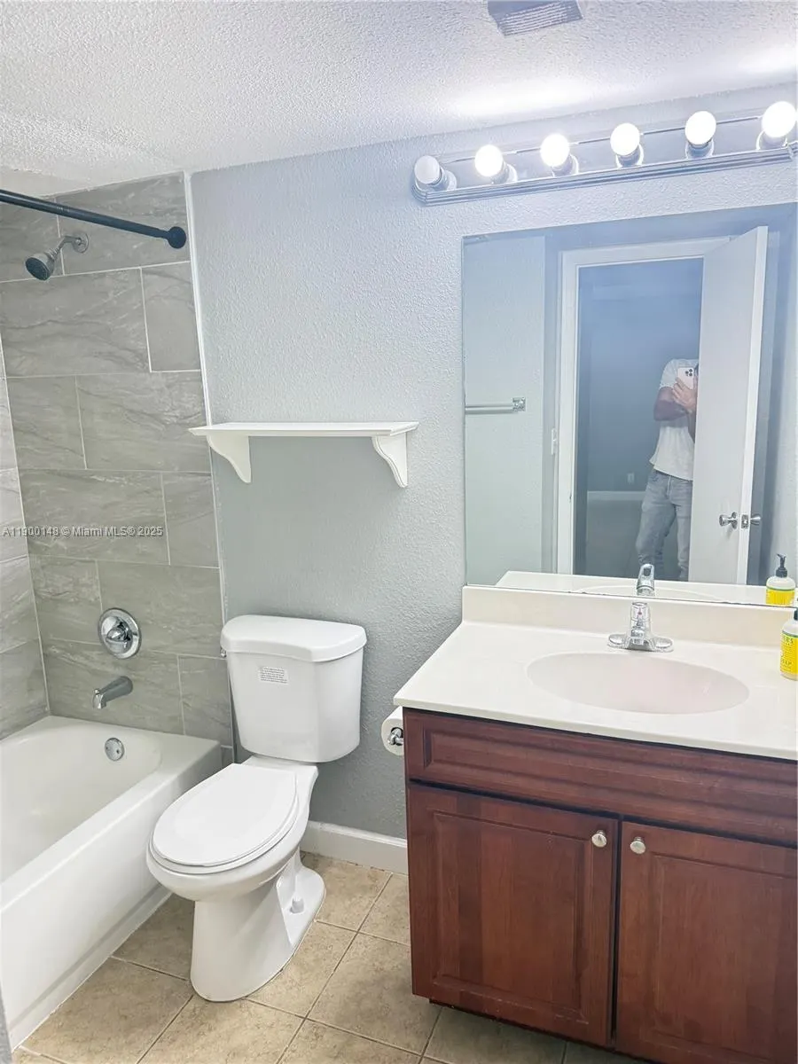 10161 W Sunrise Blvd, #105