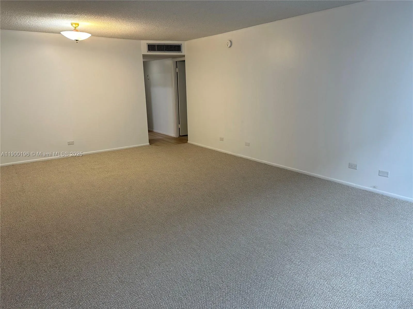 6039 Collins Ave, #1212