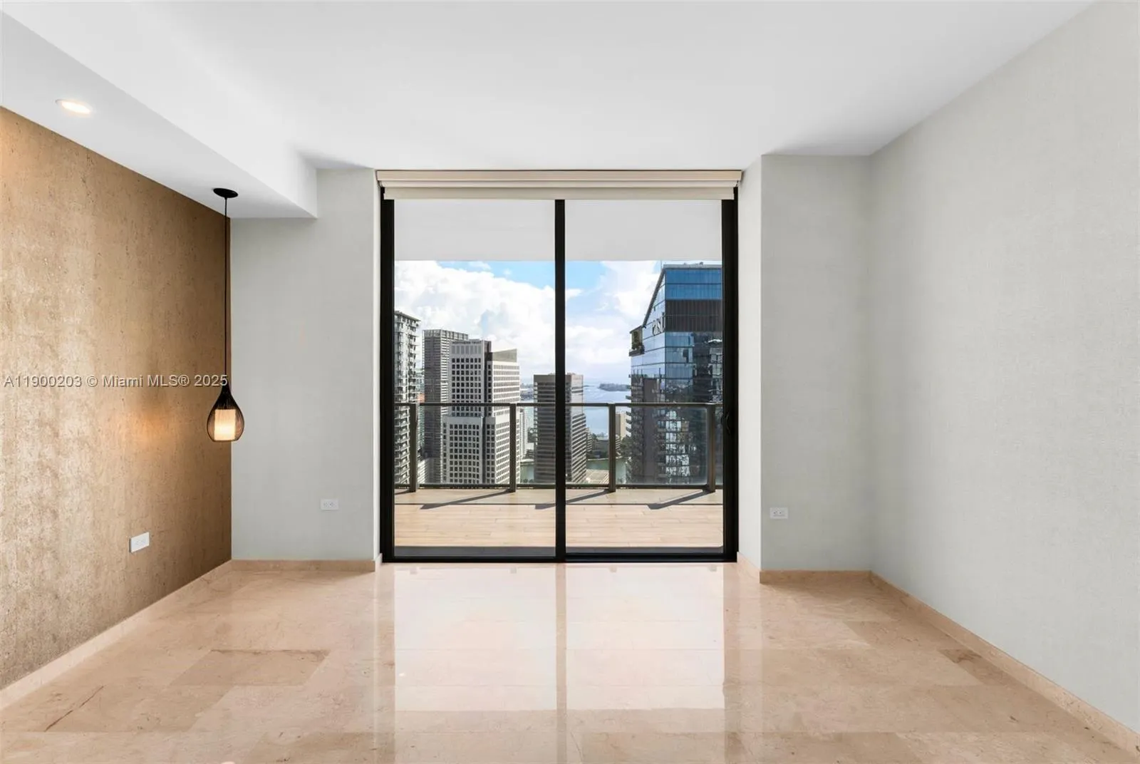 88 SW 7th St, #3907