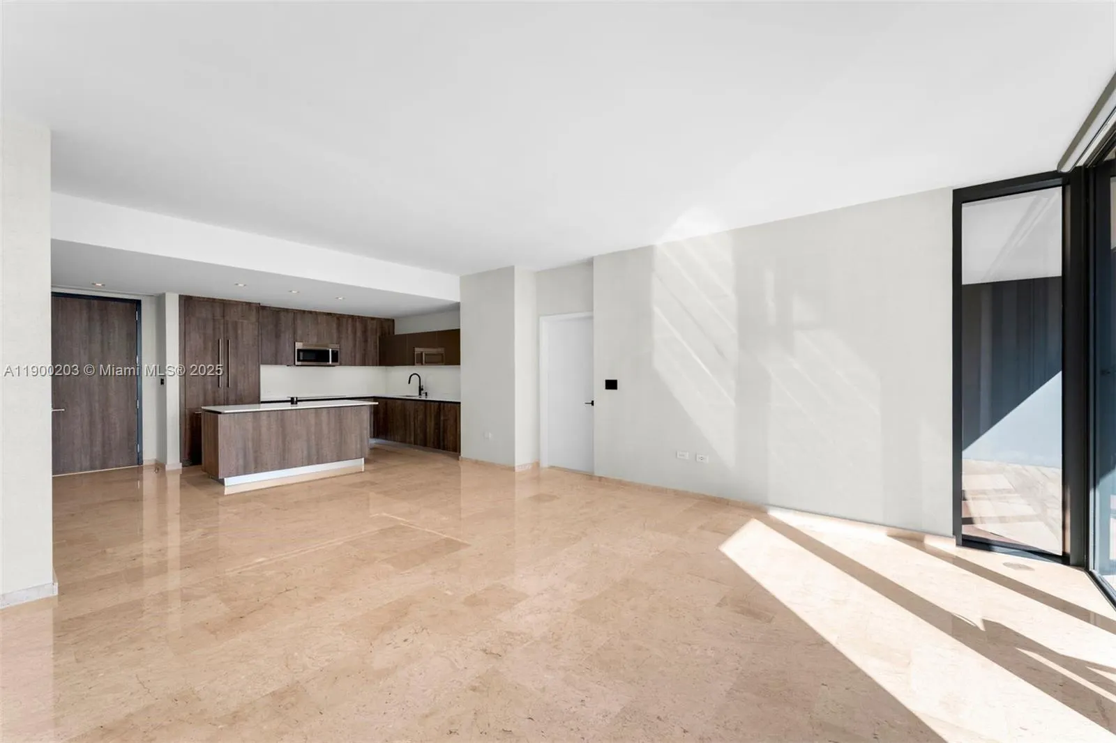88 SW 7th St, #3907
