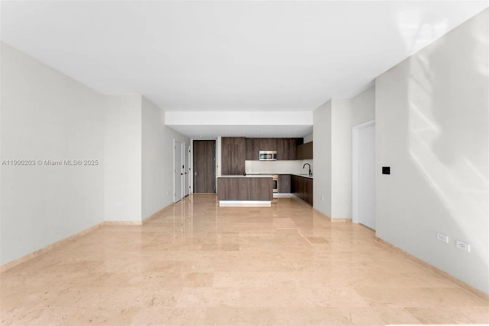 88 SW 7th St, #3907