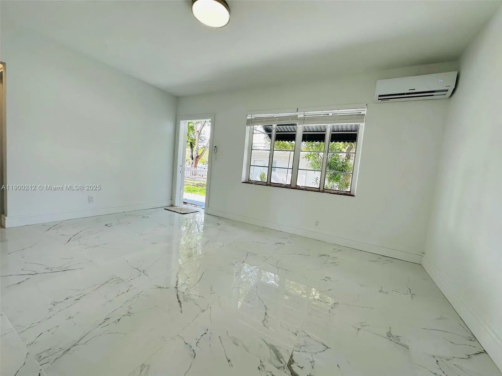 407 SE 14th Ct, #2