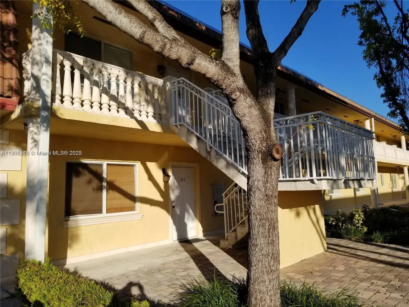 2323 Van Buren St, #207
