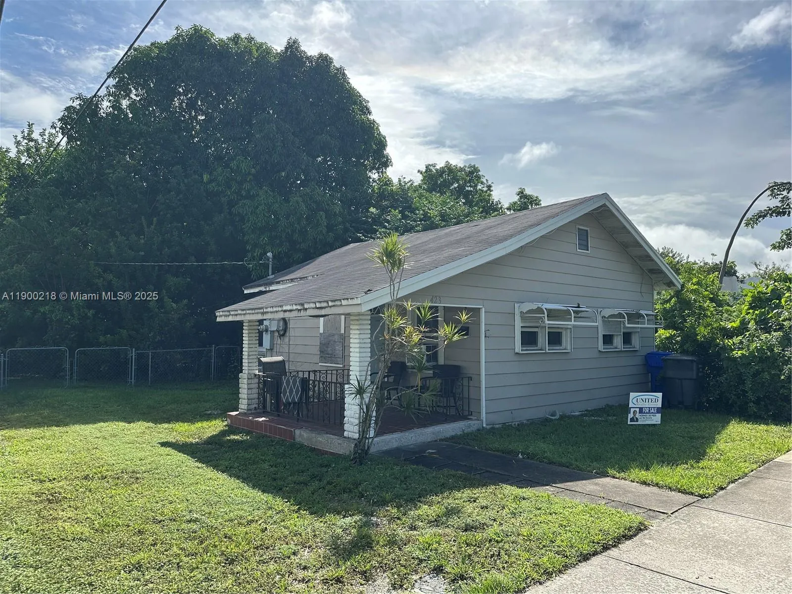 423 S 24th Ave