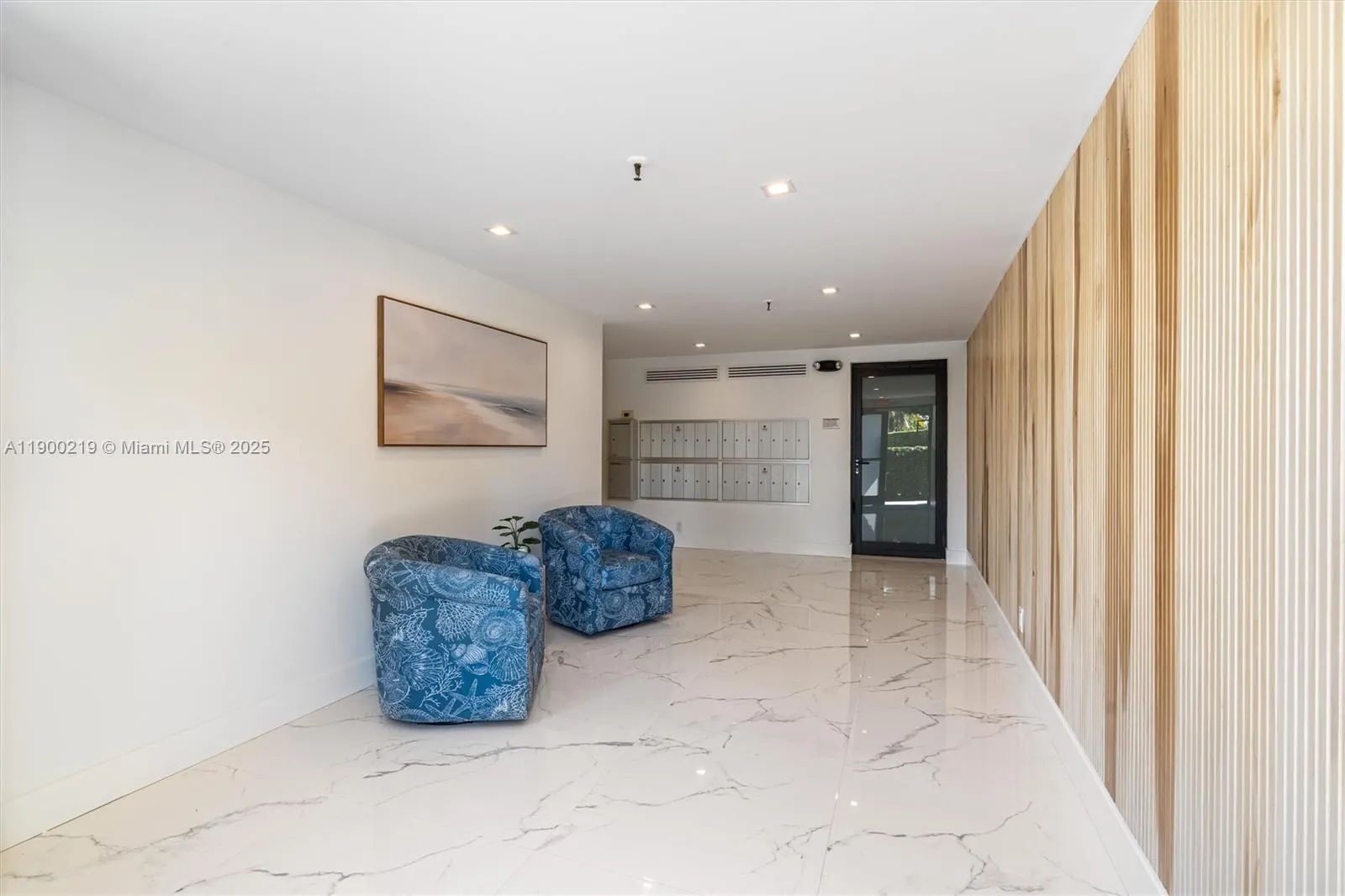 1800 S Ocean Dr, #109