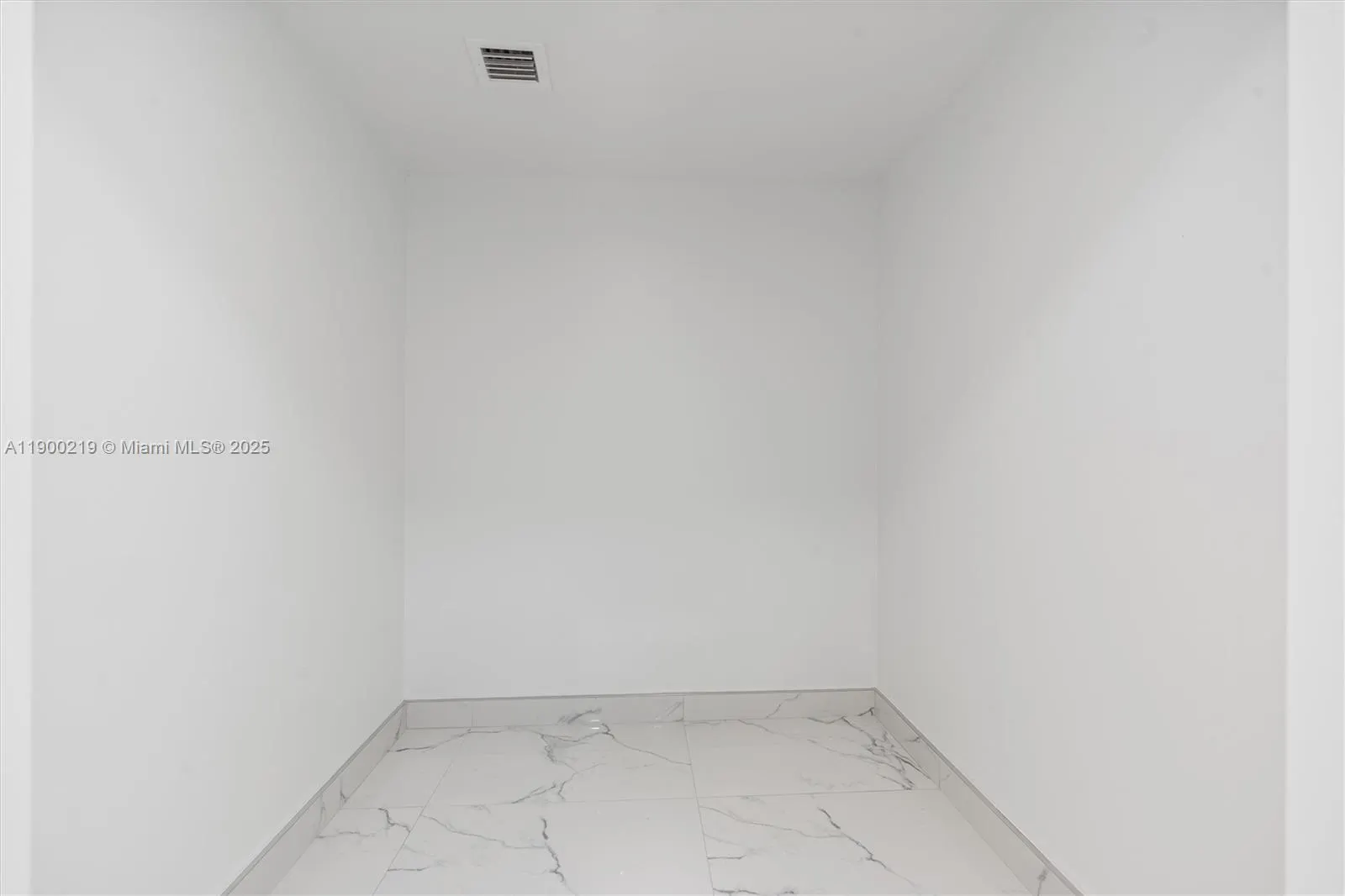 1800 S Ocean Dr, #109