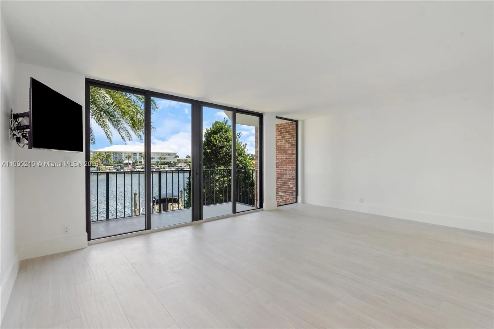 1800 S Ocean Dr, #109