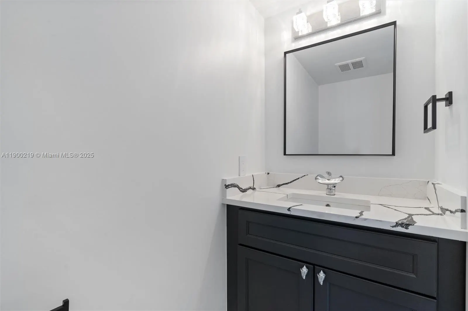 1800 S Ocean Dr, #109