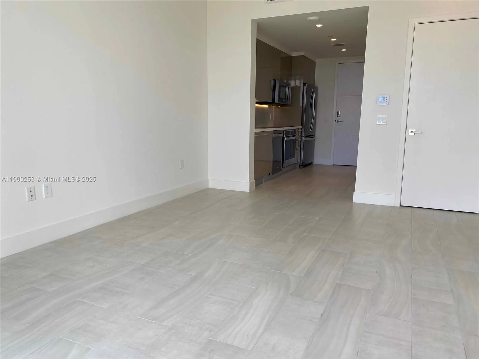 2000 Metropica Way, #408