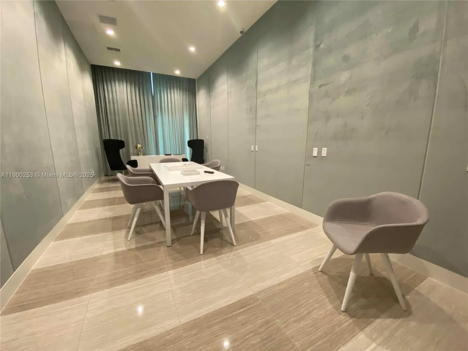 2000 Metropica Way, #408