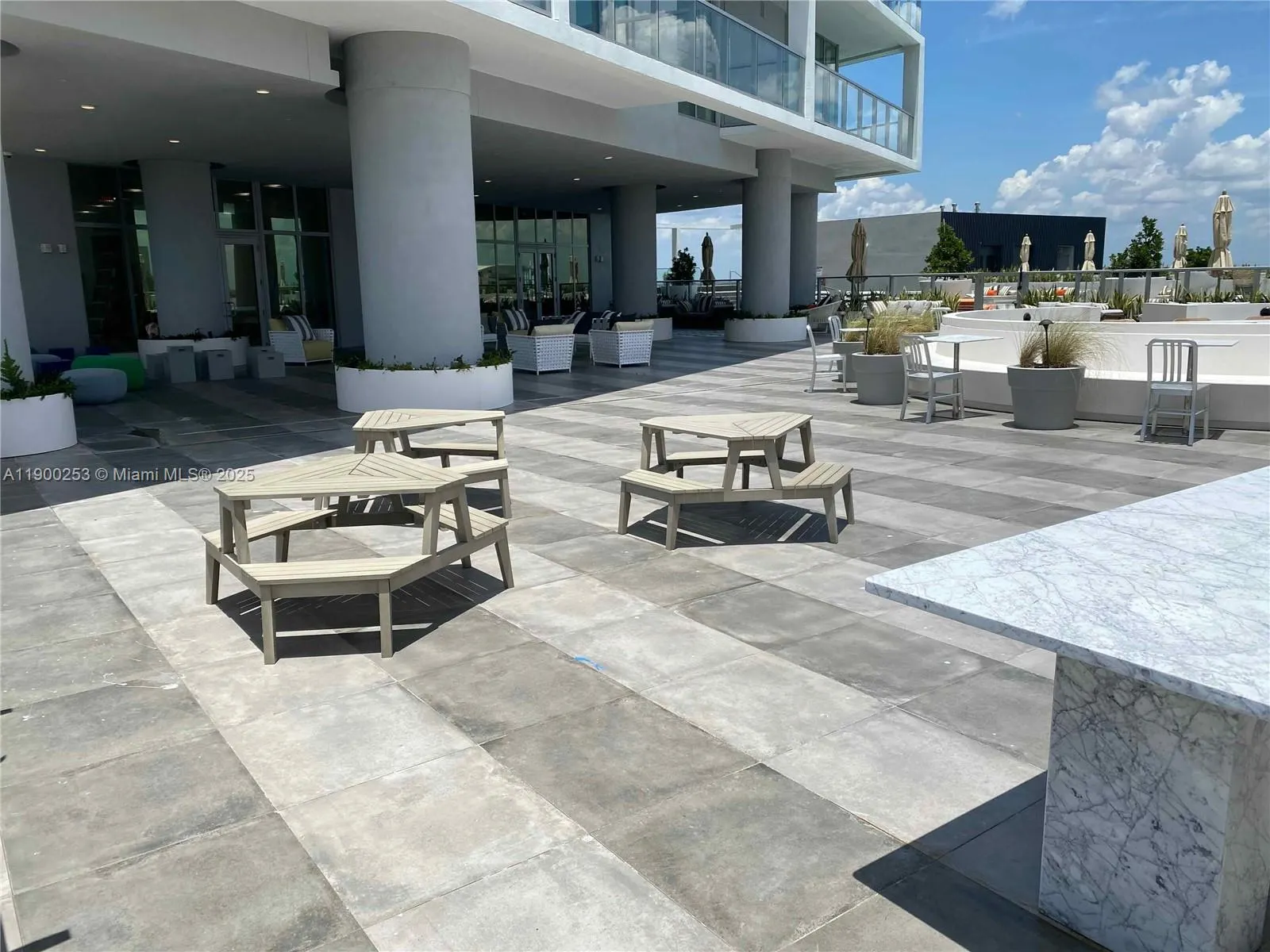 2000 Metropica Way, #408