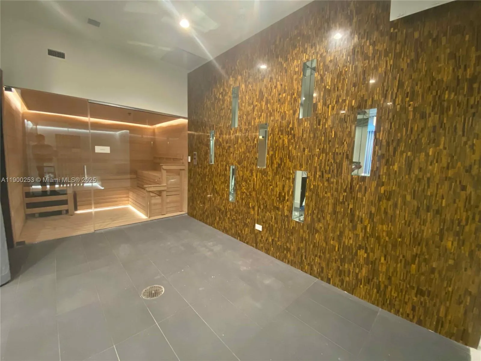 2000 Metropica Way, #408