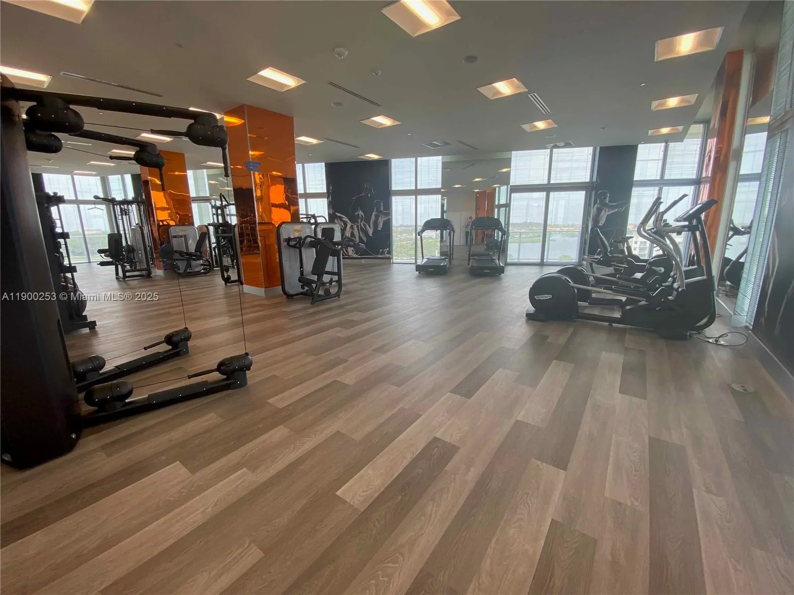 2000 Metropica Way, #408