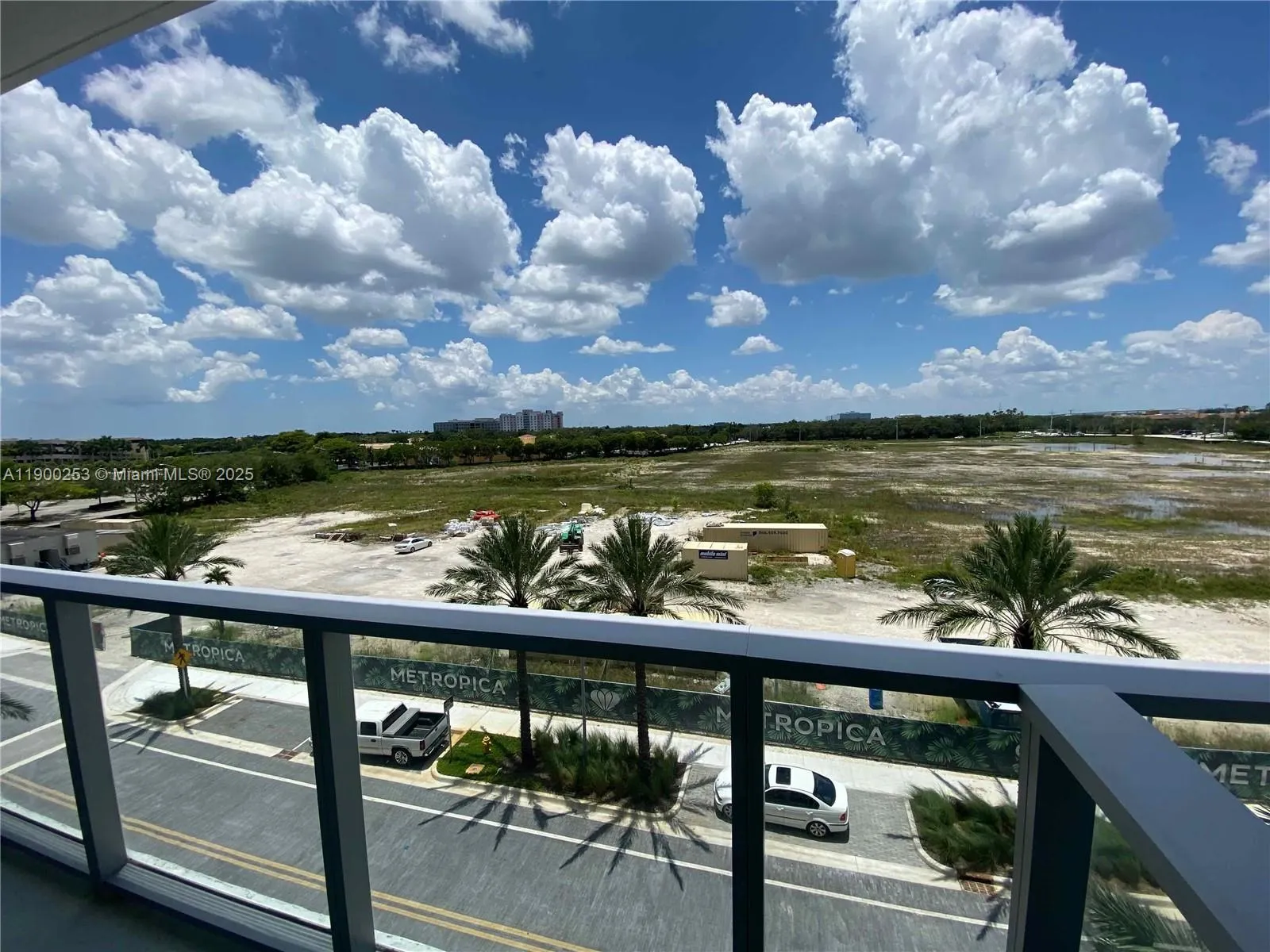 2000 Metropica Way, #408