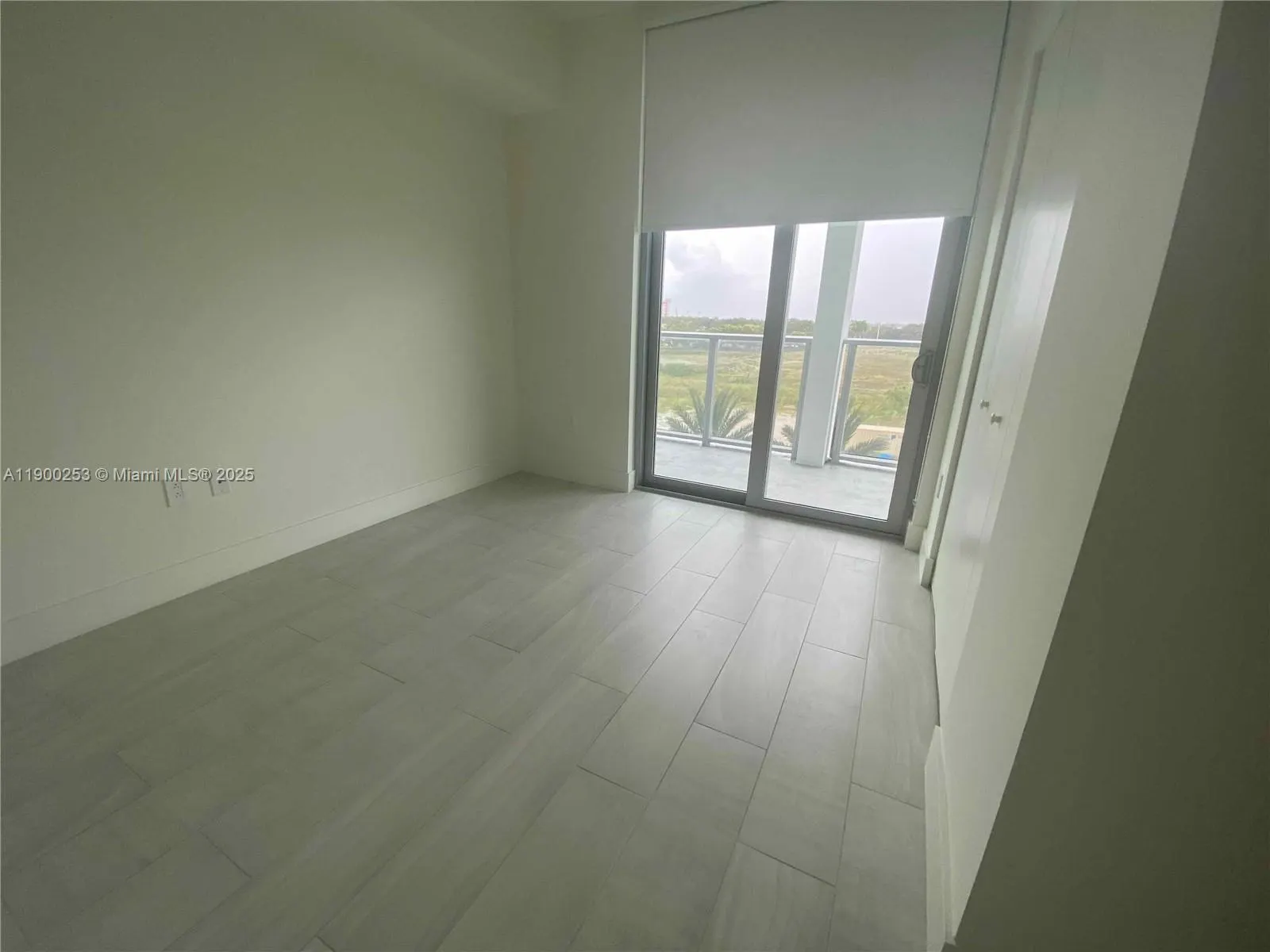 2000 Metropica Way, #408