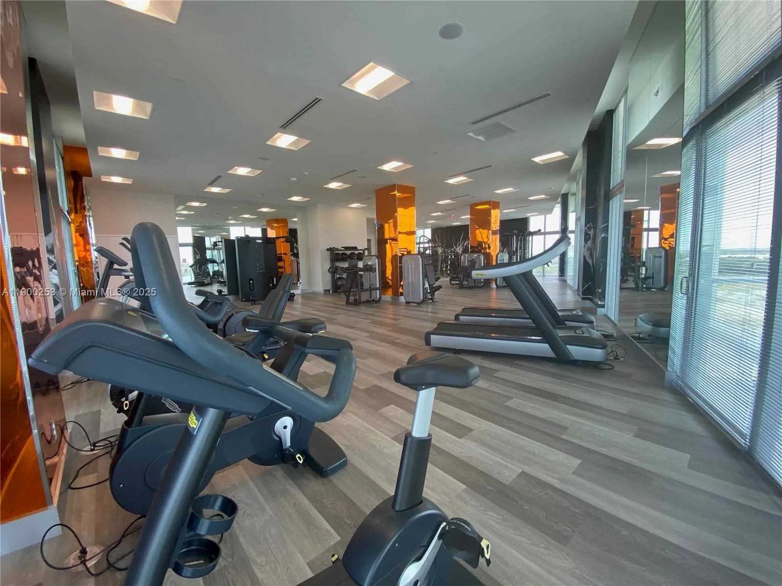 2000 Metropica Way, #408