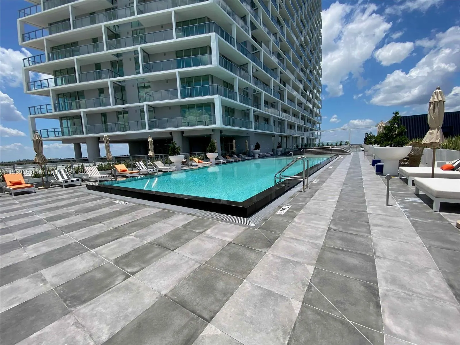 2000 Metropica Way, #408
