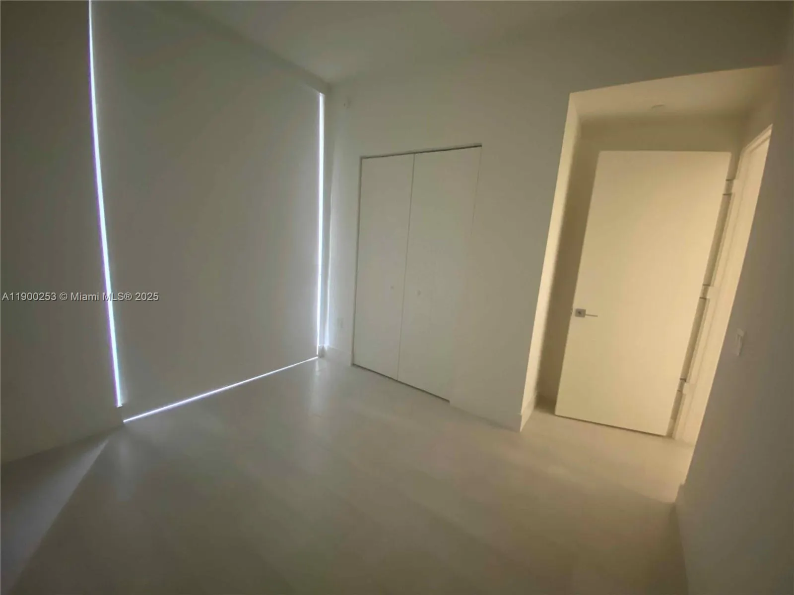 2000 Metropica Way, #408