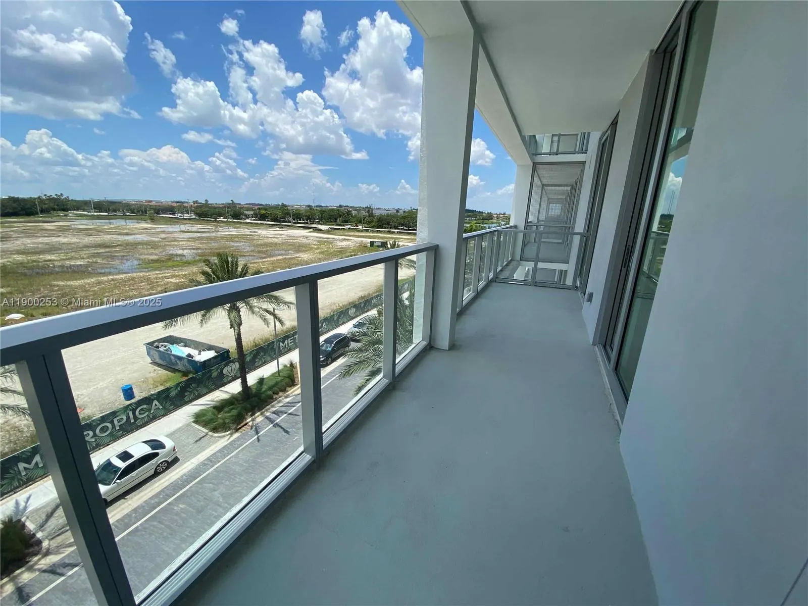 2000 Metropica Way, #408