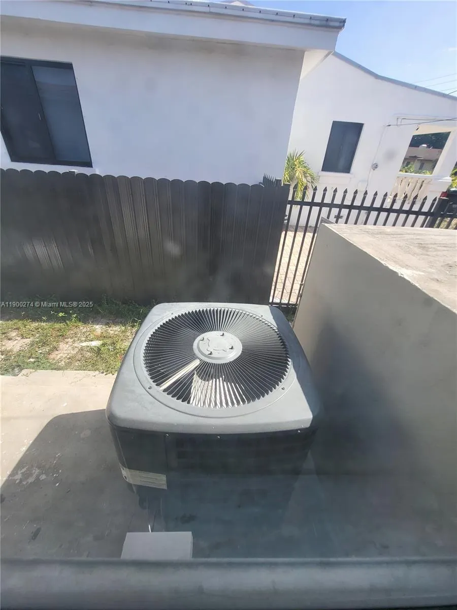 640 - 642 NW 77th St