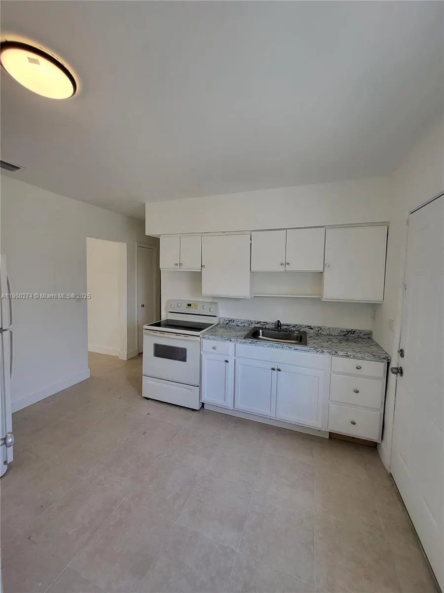 640 - 642 NW 77th St