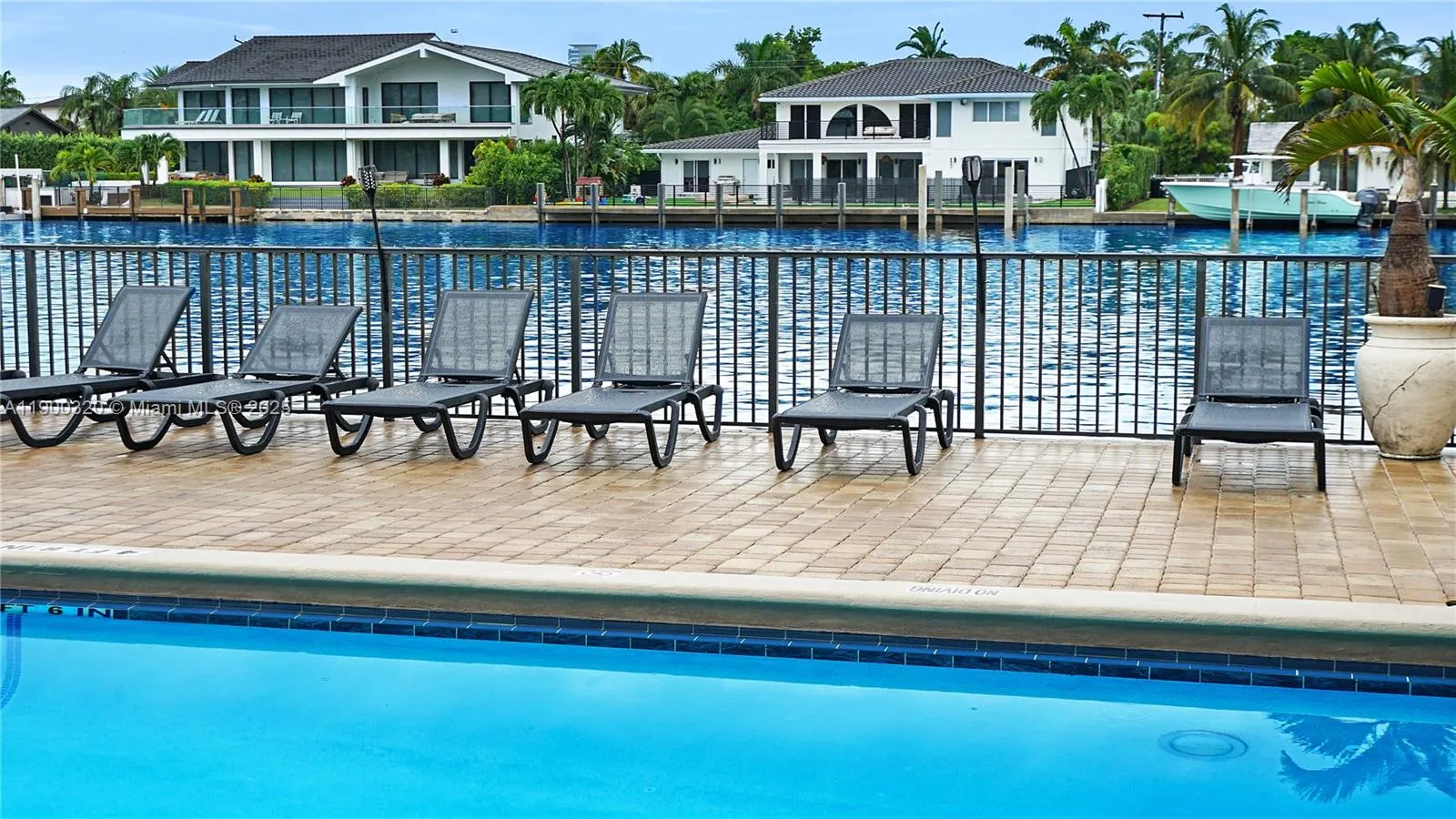 2017 S Ocean Dr, #1510