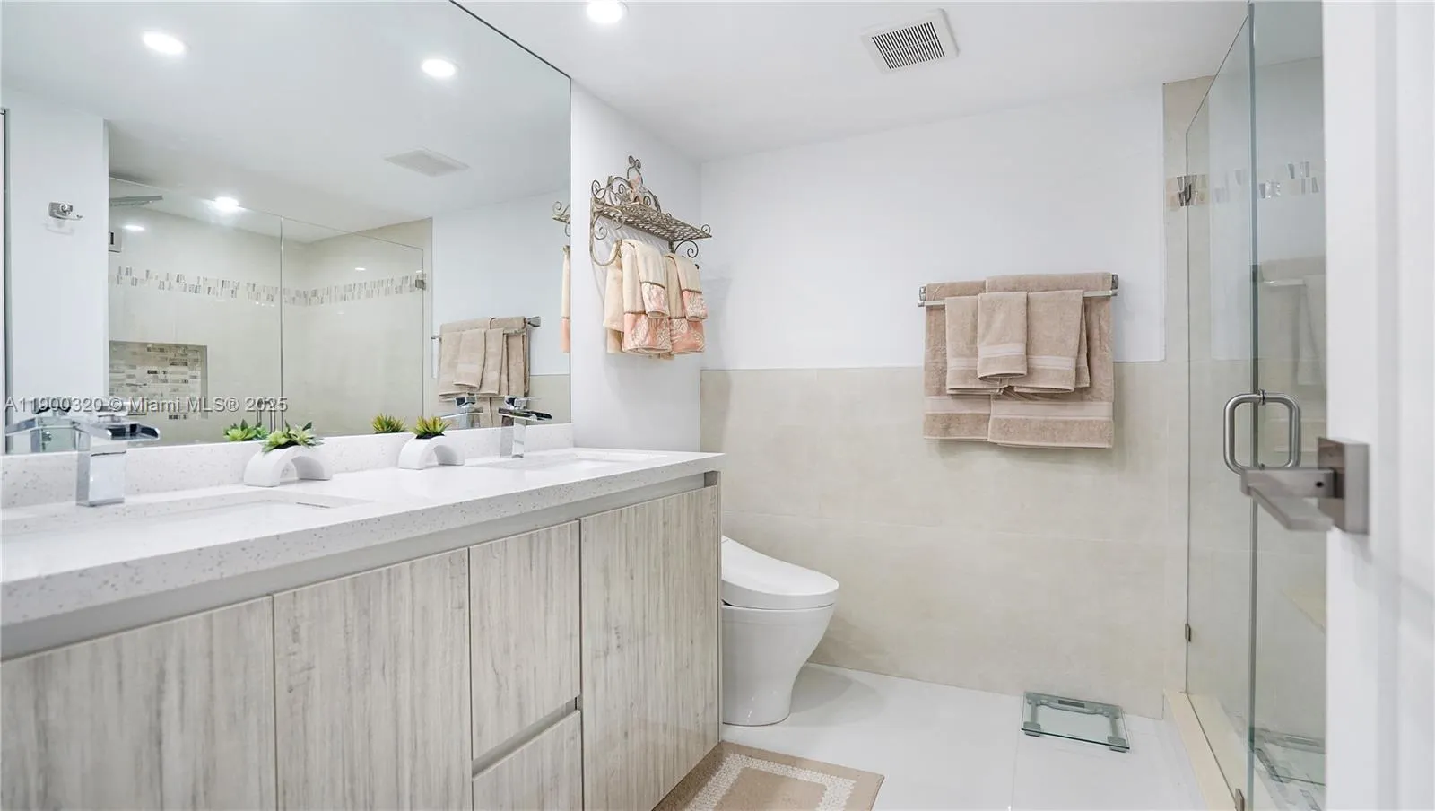 2017 S Ocean Dr, #1510