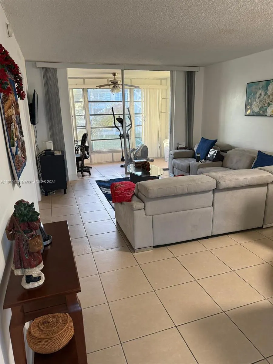 2900 N Pine Island Rd, #209