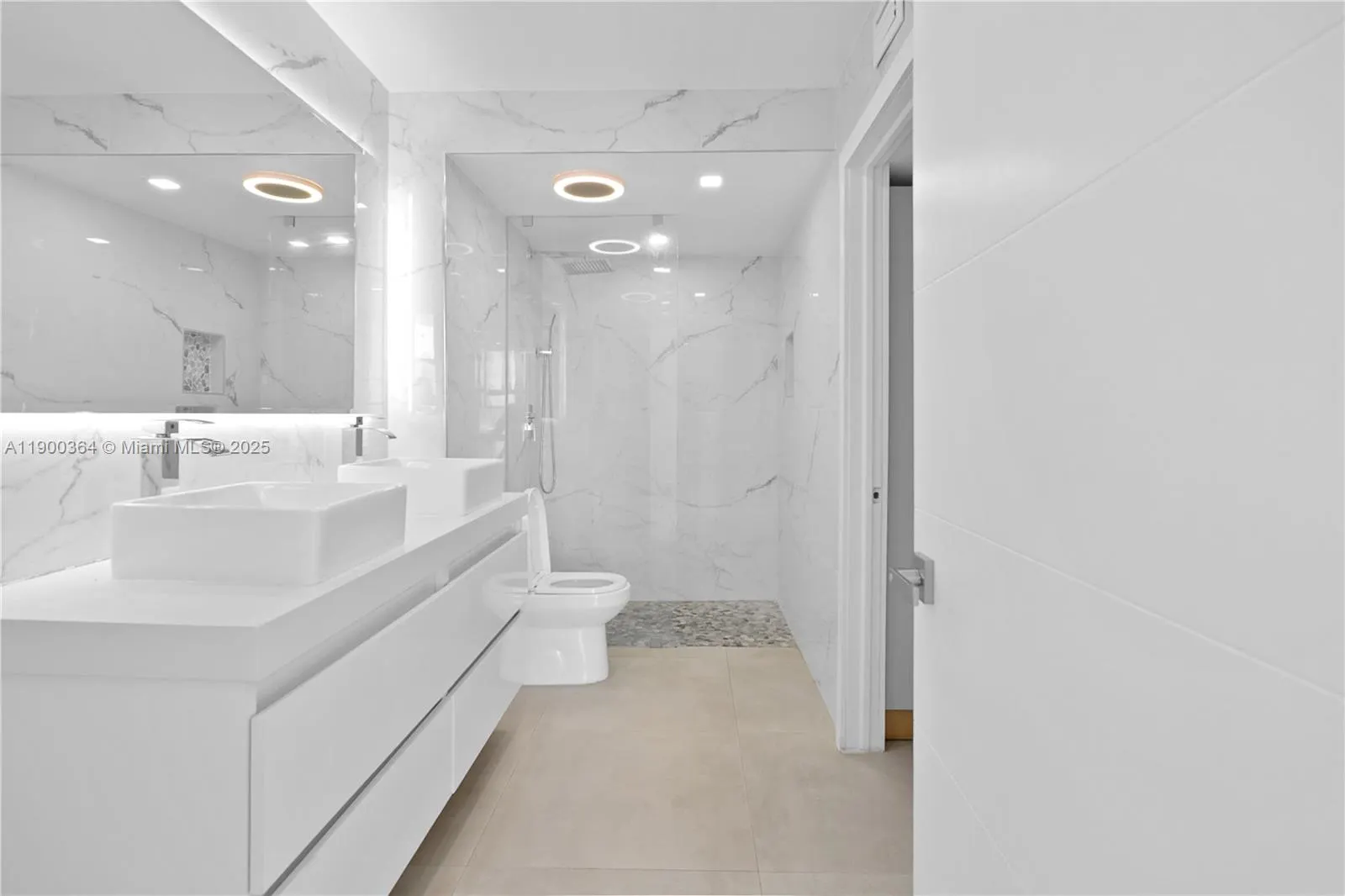 3675 N Country Club Dr, #2008