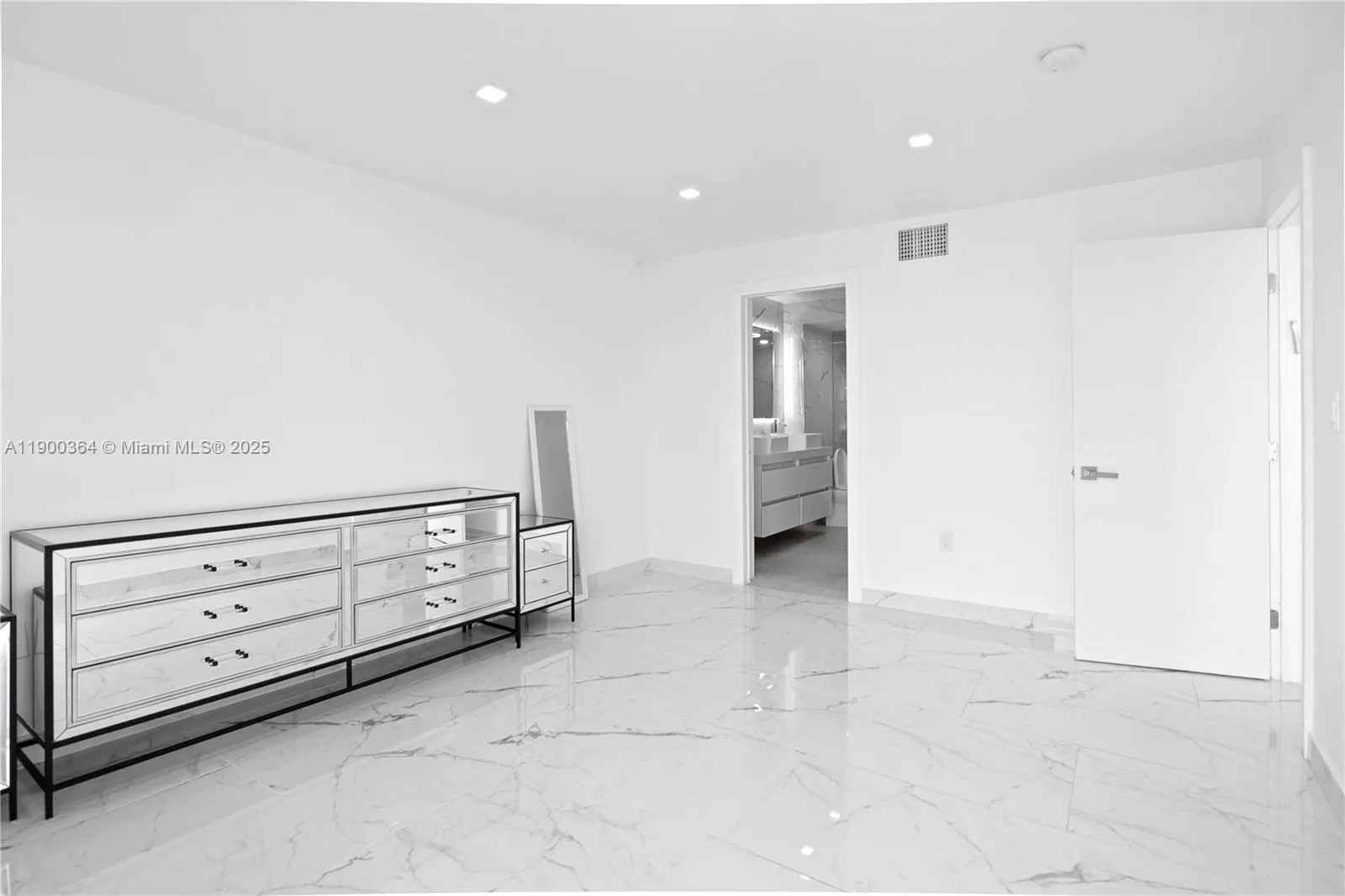 3675 N Country Club Dr, #2008