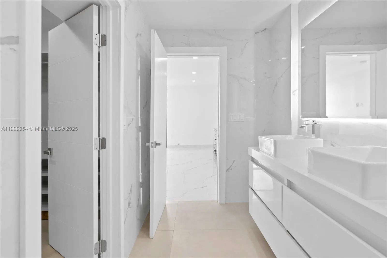 3675 N Country Club Dr, #2008