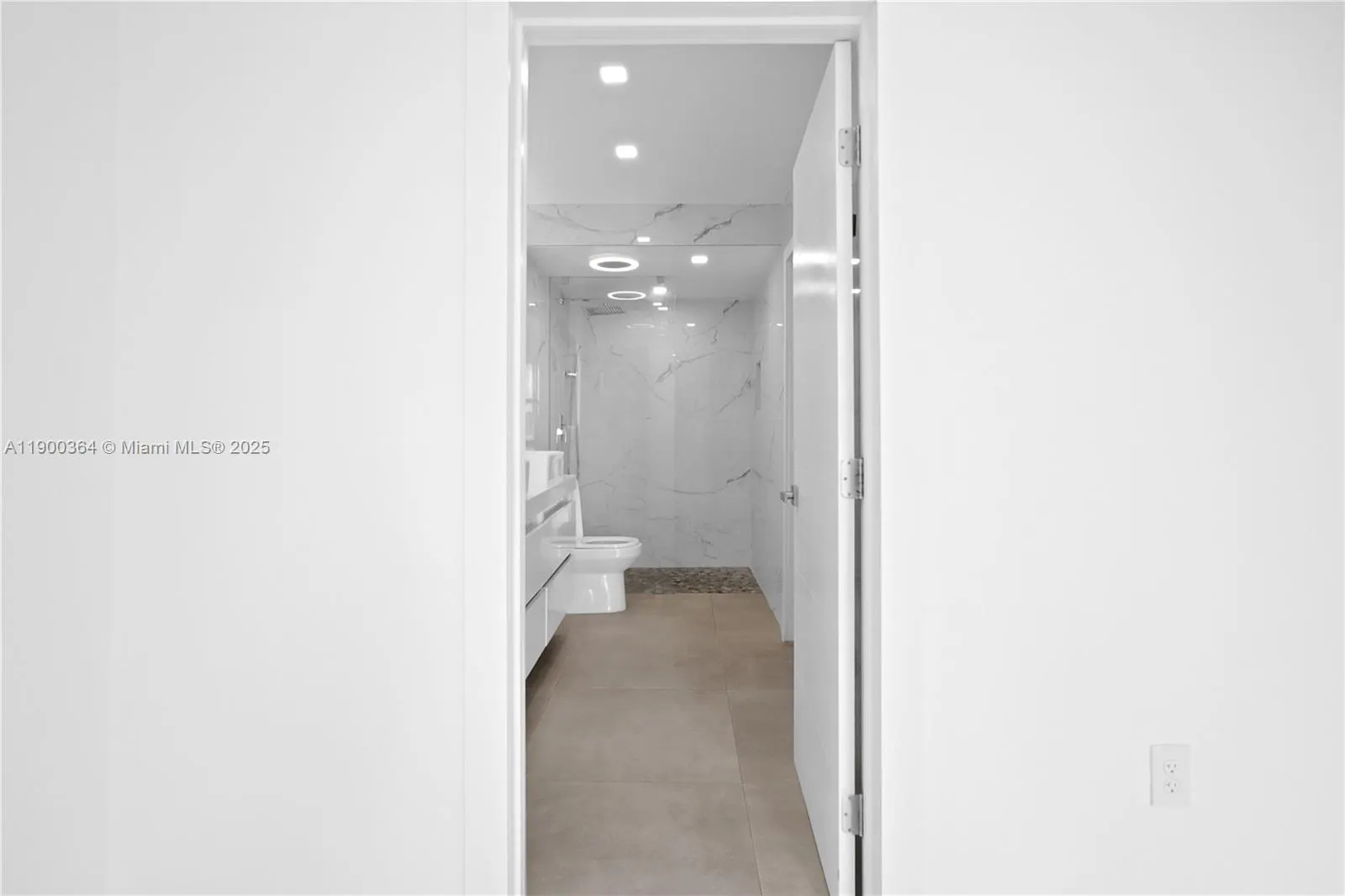 3675 N Country Club Dr, #2008