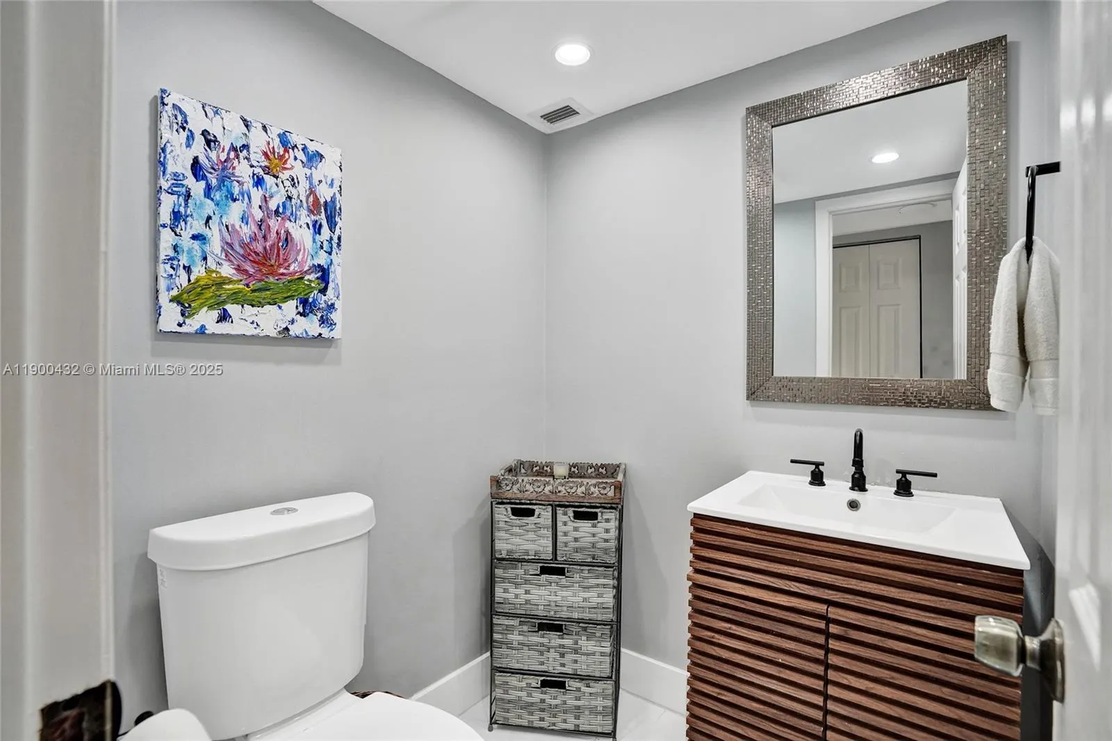 2750 NE 183rd St, #2412