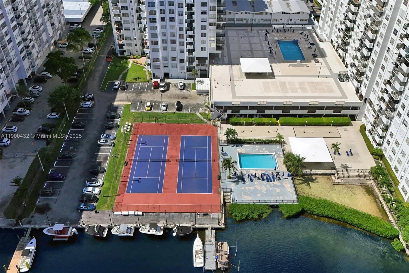 2750 NE 183rd St, #2412