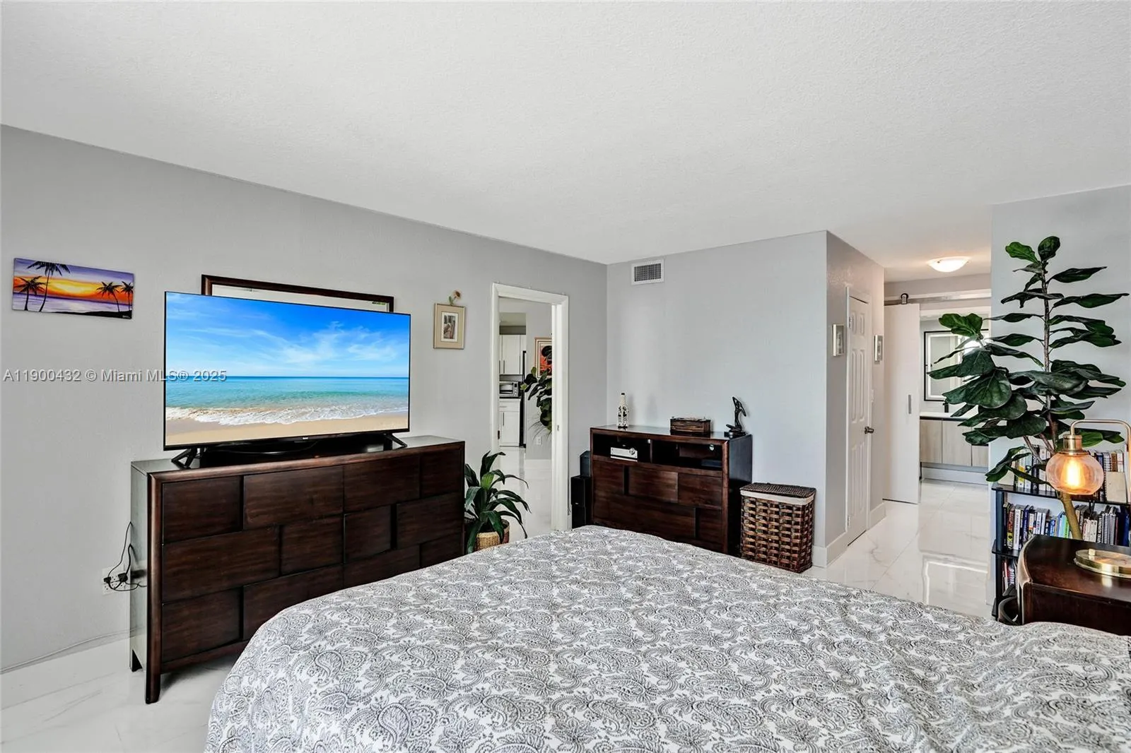 2750 NE 183rd St, #2412