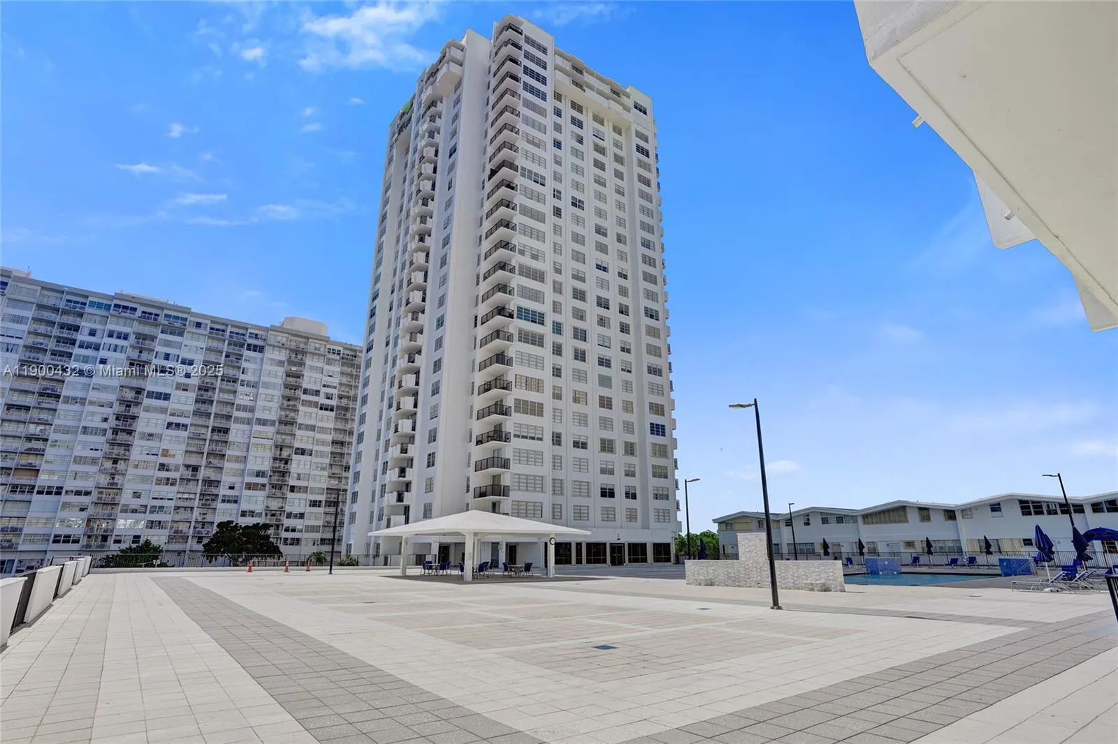 2750 NE 183rd St, #2412