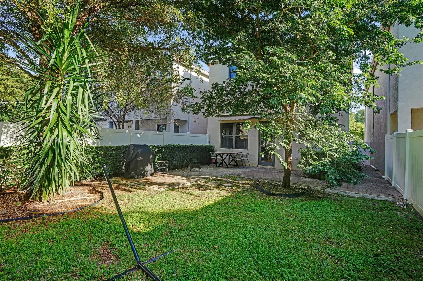 650 NE 193rd Ter