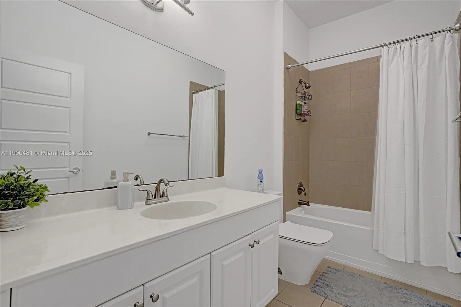 650 NE 193rd Ter