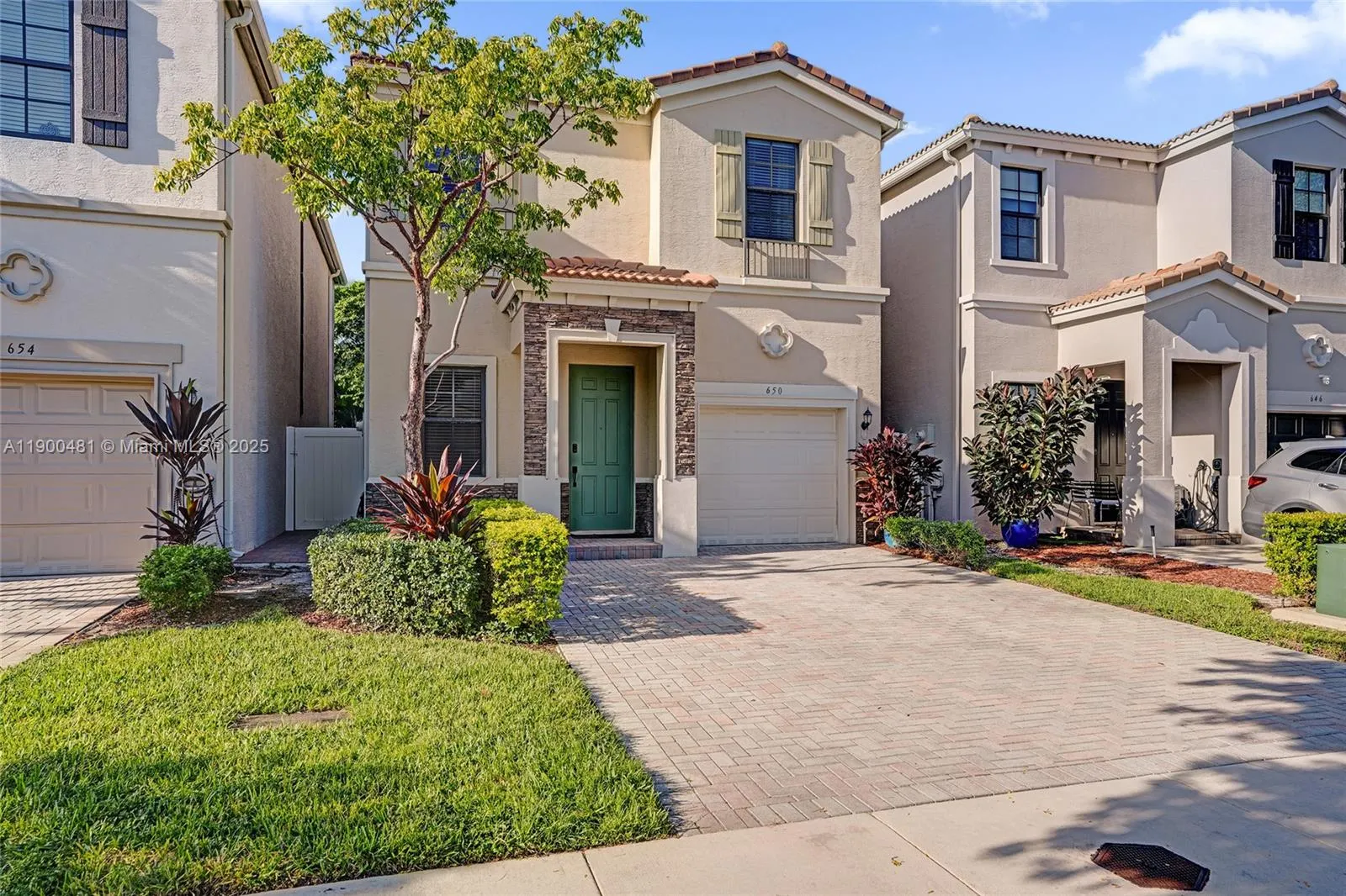 650 NE 193rd Ter