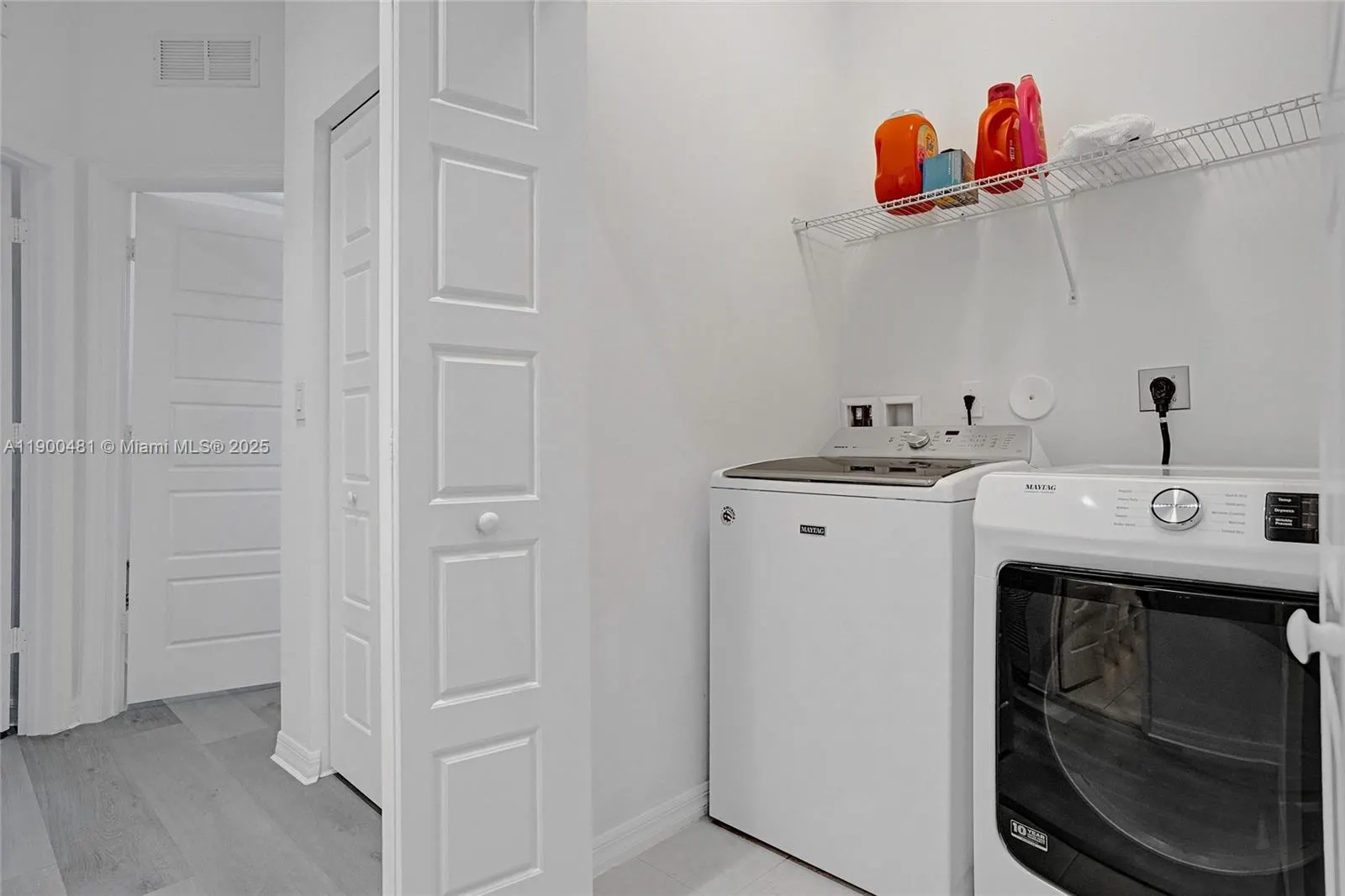650 NE 193rd Ter