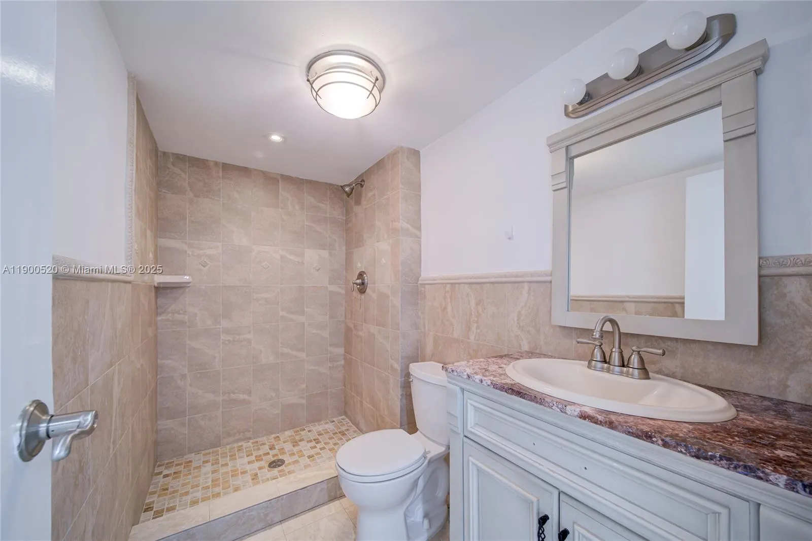 100 Bayview Dr, #214