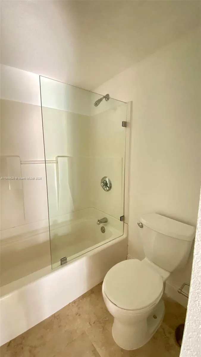 100 Bayview Dr, #214