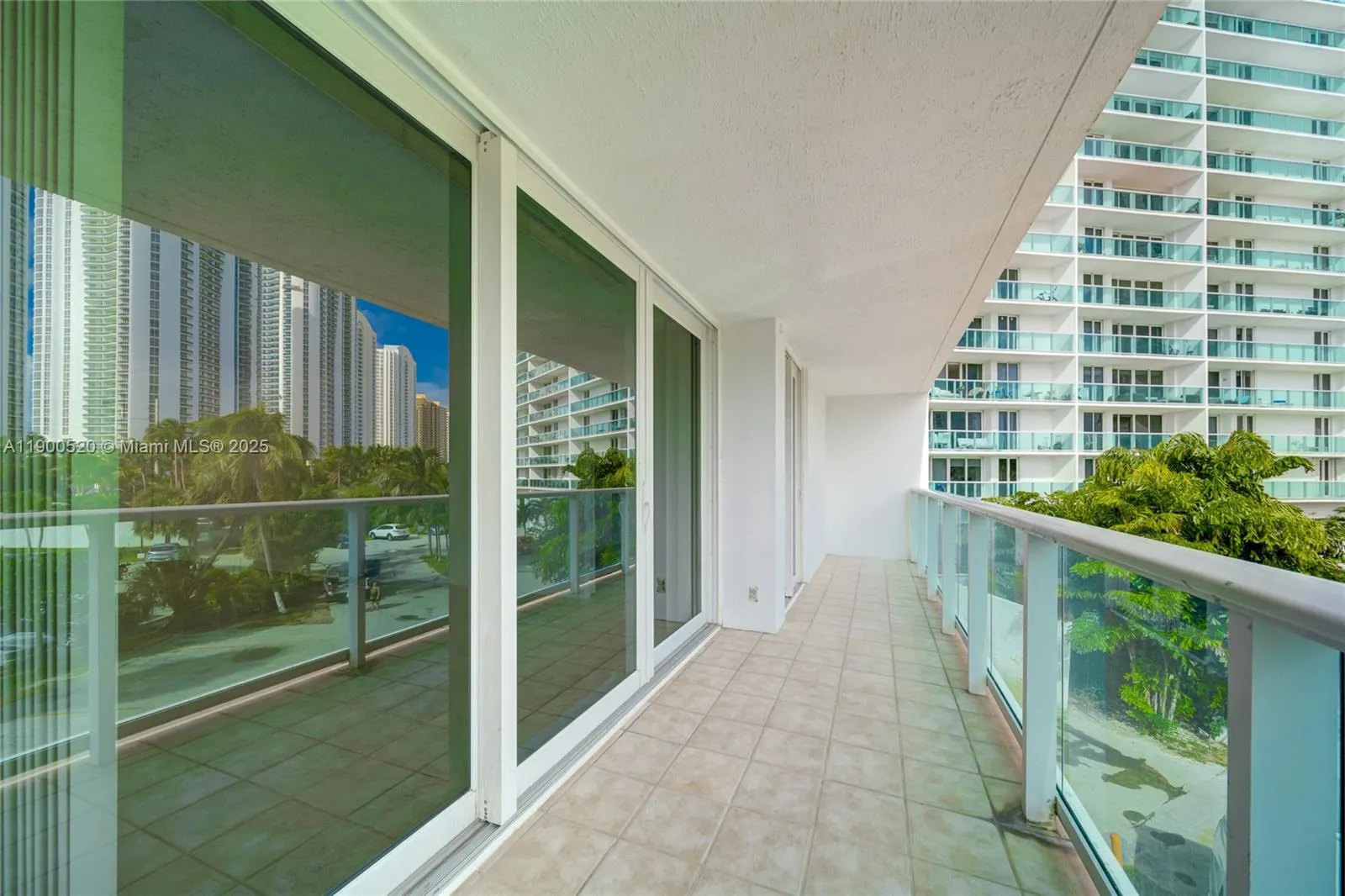 100 Bayview Dr, #214