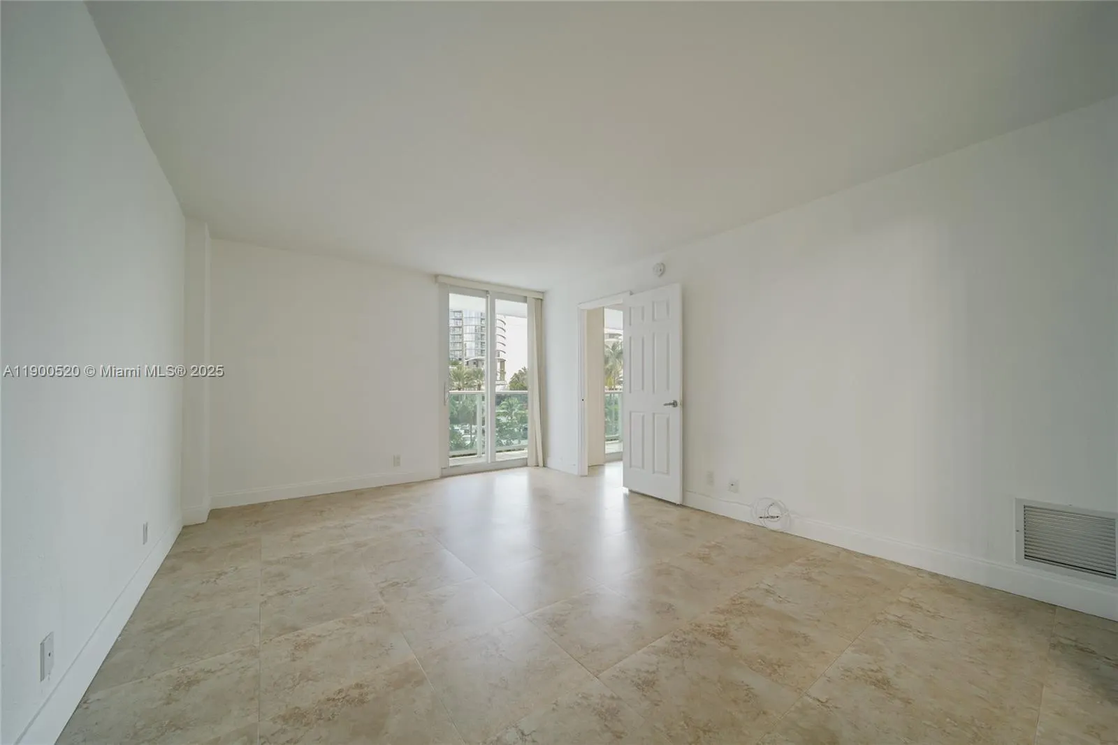 100 Bayview Dr, #214